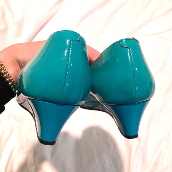 JIMMY CHOO TURQUOISE Baxen Peeptoe Patent Wedges - Picture 4 of 5